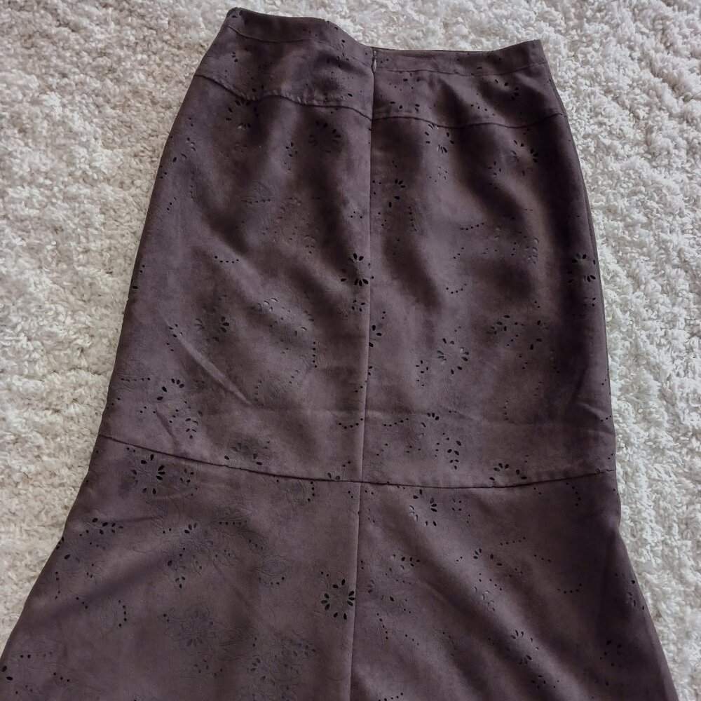 Cleo Skirt Women's Chocolate Brown Suede Size 6 Embossed Chic Office Boho Dressy